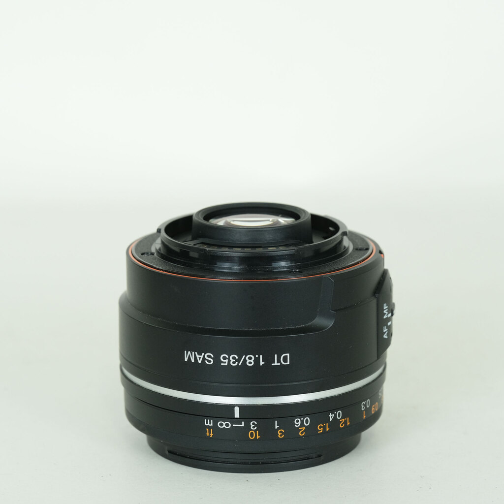 SONY DT 35mm F1.8 SAM SAL35F18