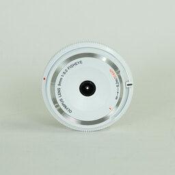 OLYMPUS フィッシュアイボディキャップレンズ(9mm F8.0 FISHEYE) BCL-0980 ホワイト OLYMPUS フィッシュアイボディキャップレンズ(9mm F8.0 FISHEYE) BCL-0980 ホワイト