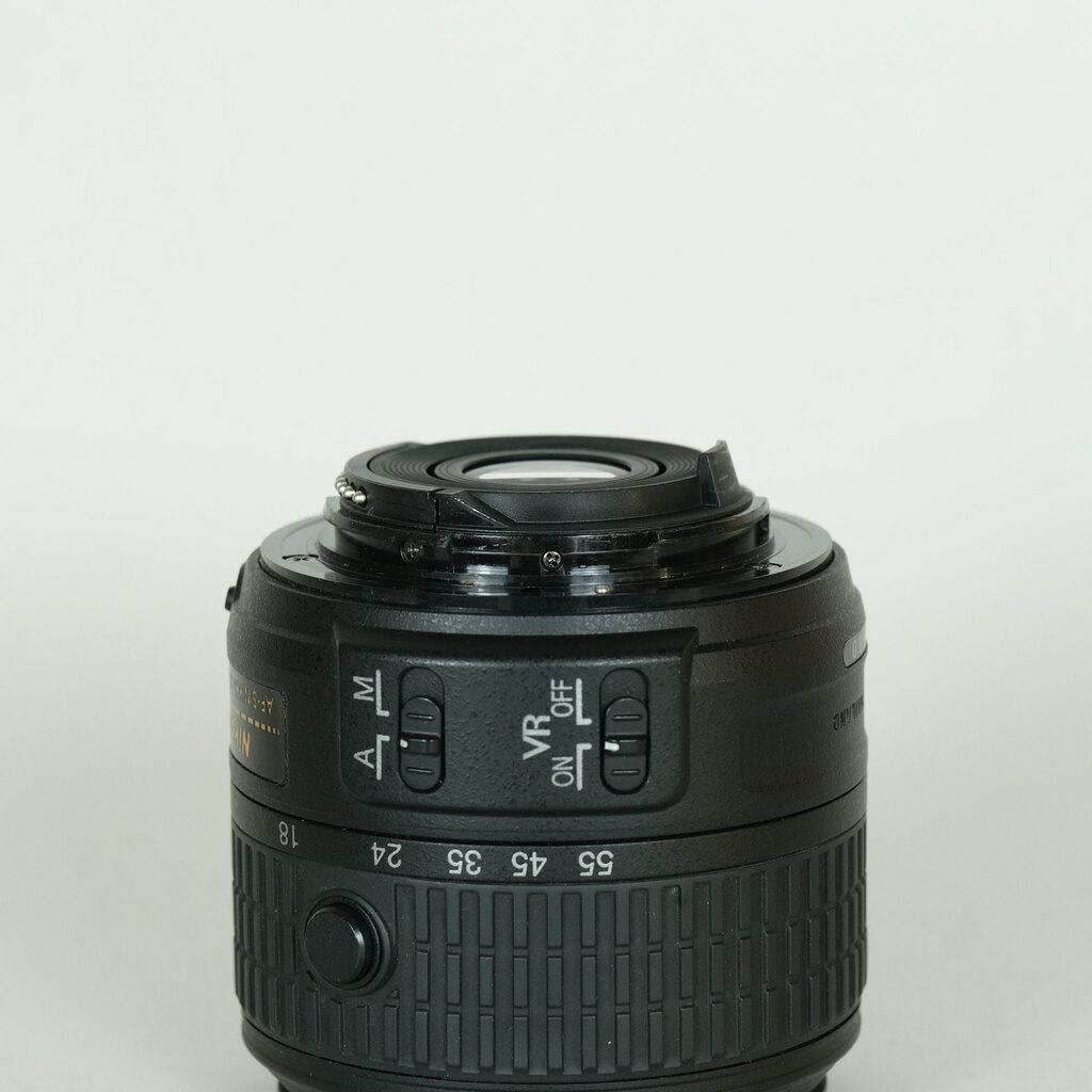 Nikon AF-S DX NIKKOR 18-55mm f3.5-5.6G VR II