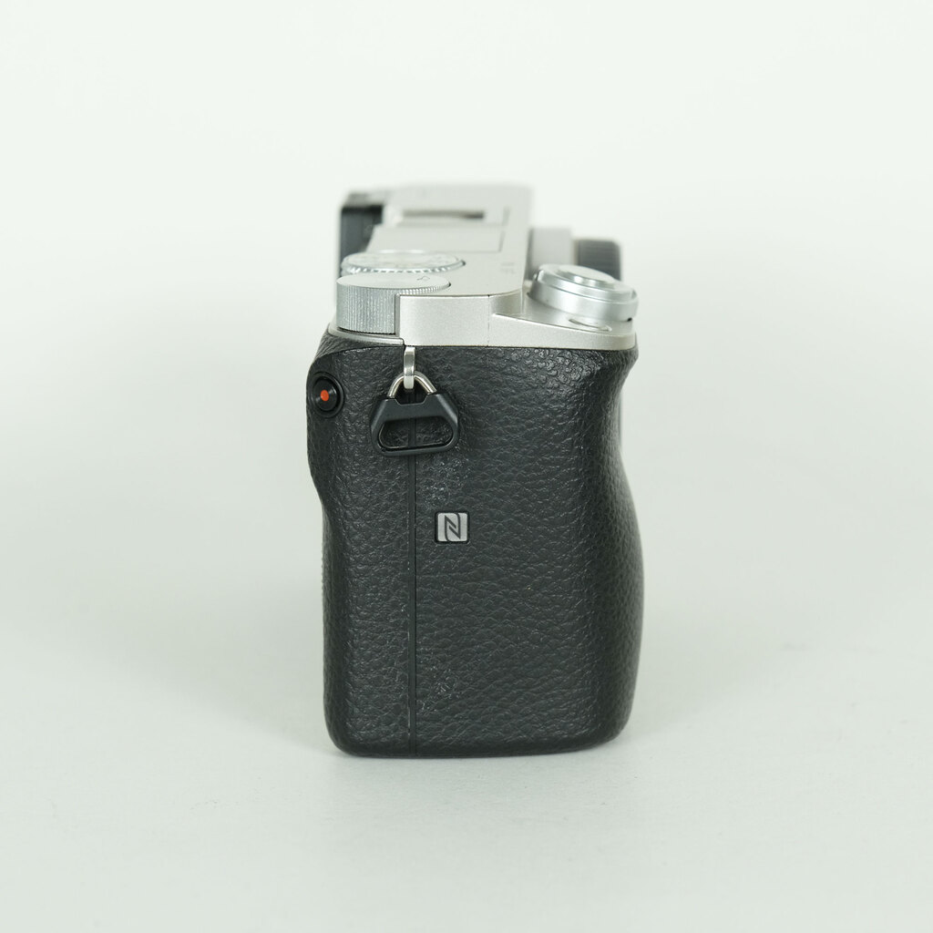 SONY α6000(ILCE-6000) SONY α6000(ILCE-6000)
