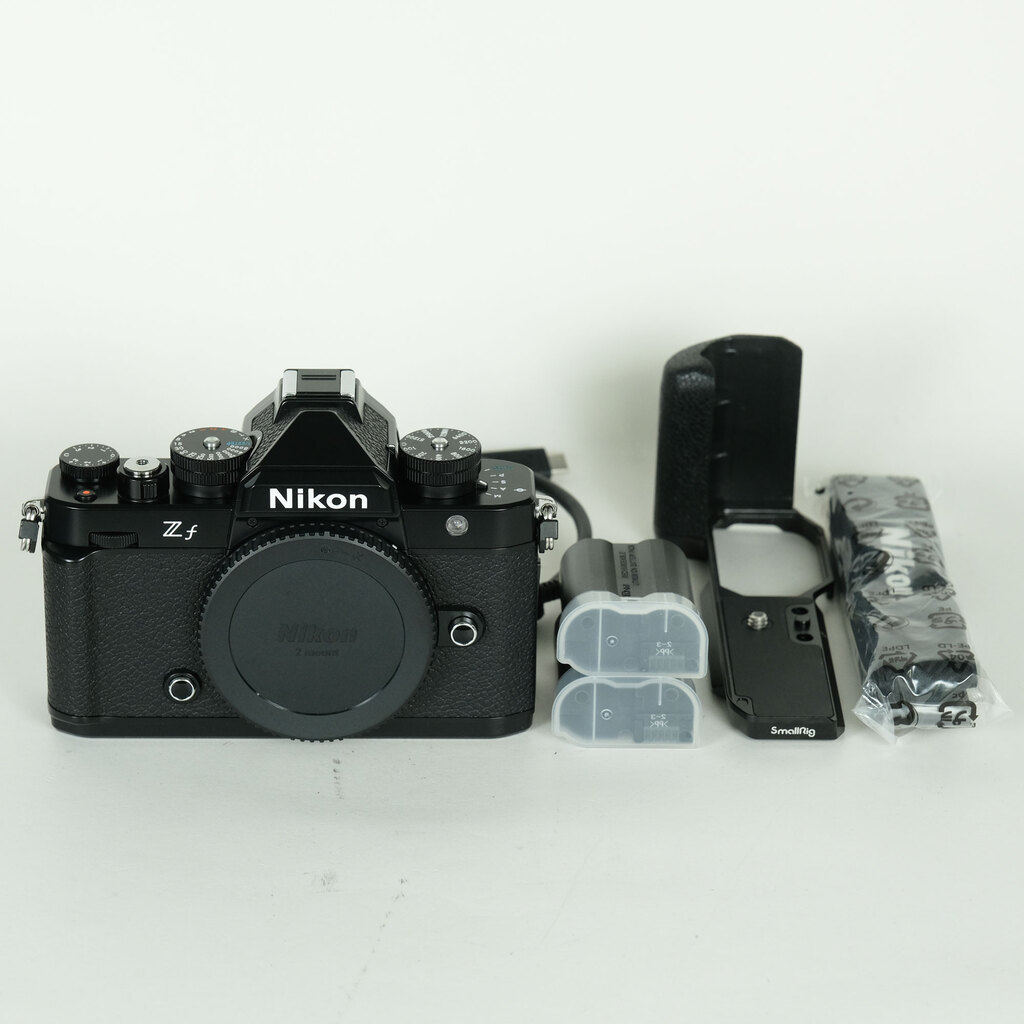Nikon Z f [�{�f�B]
