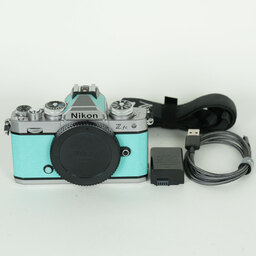 Nikon Z fc ボディ シルバー プレミアムエクステリア張替済み Nikon Z fc ボディ シルバー プレミアムエクステリア張替済み