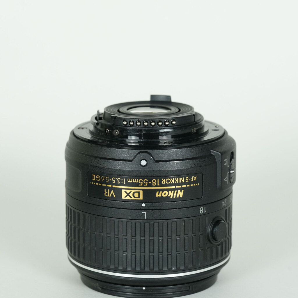 Nikon AF-S DX NIKKOR 18-55mm f3.5-5.6G VR II