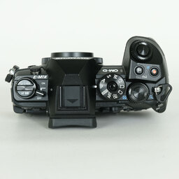 OLYMPUS OM-D E-M1 Mark II