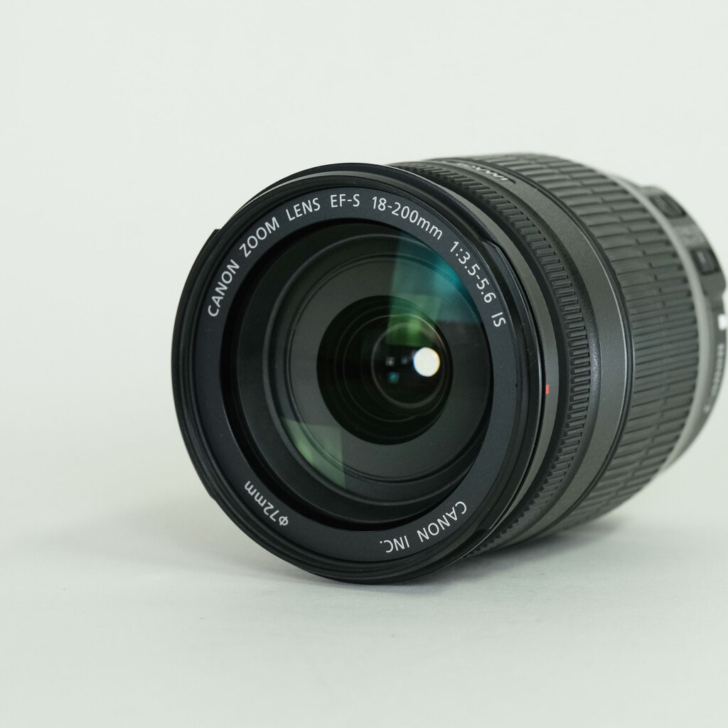 Canon EF-S18-200mm F3.5-5.6 IS