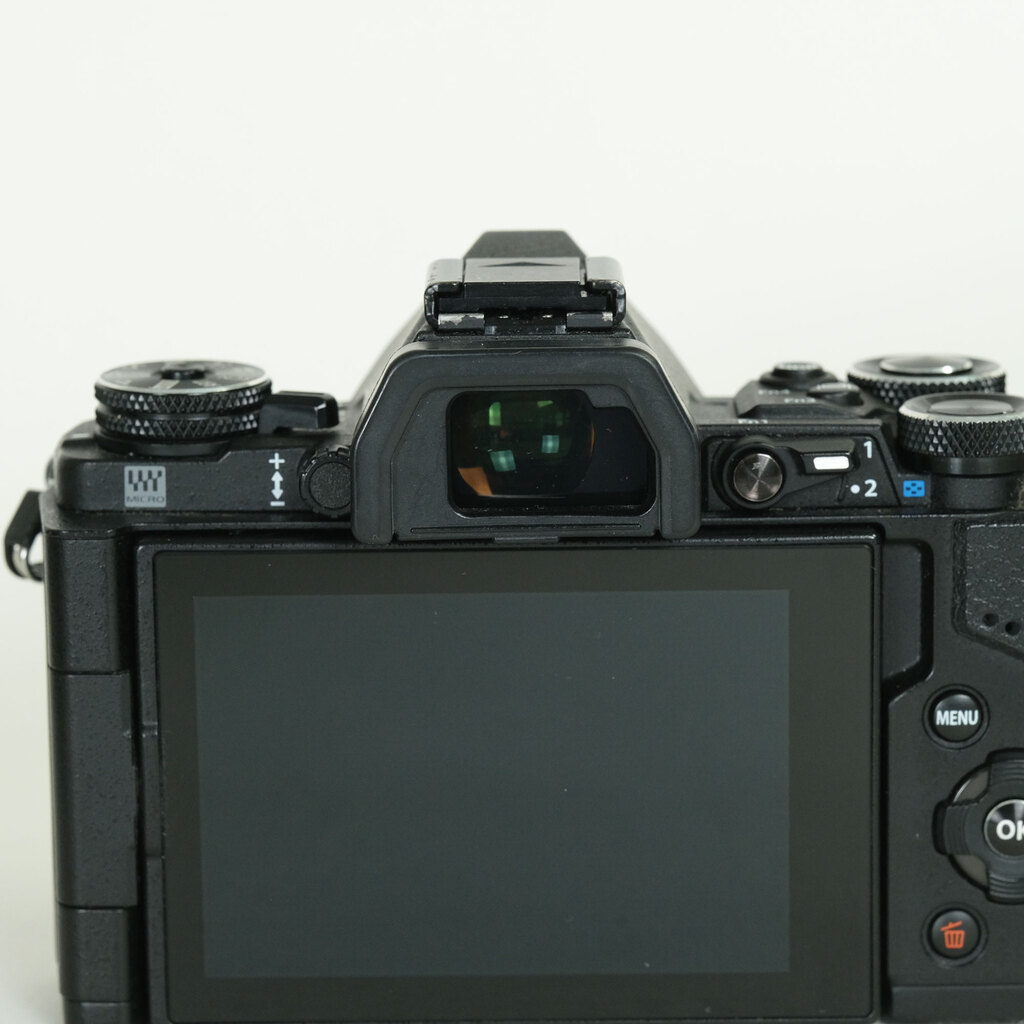 OLYMPUS OM-D E-M5 Mark II