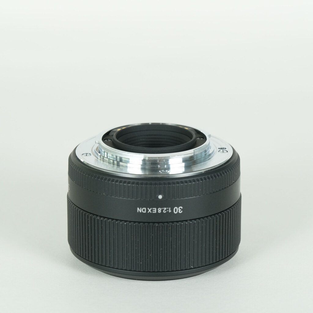 SIGMA 30mm F2.8 EX DN [マイクロフォーサーズ用]の出品 | ONE SCENE
