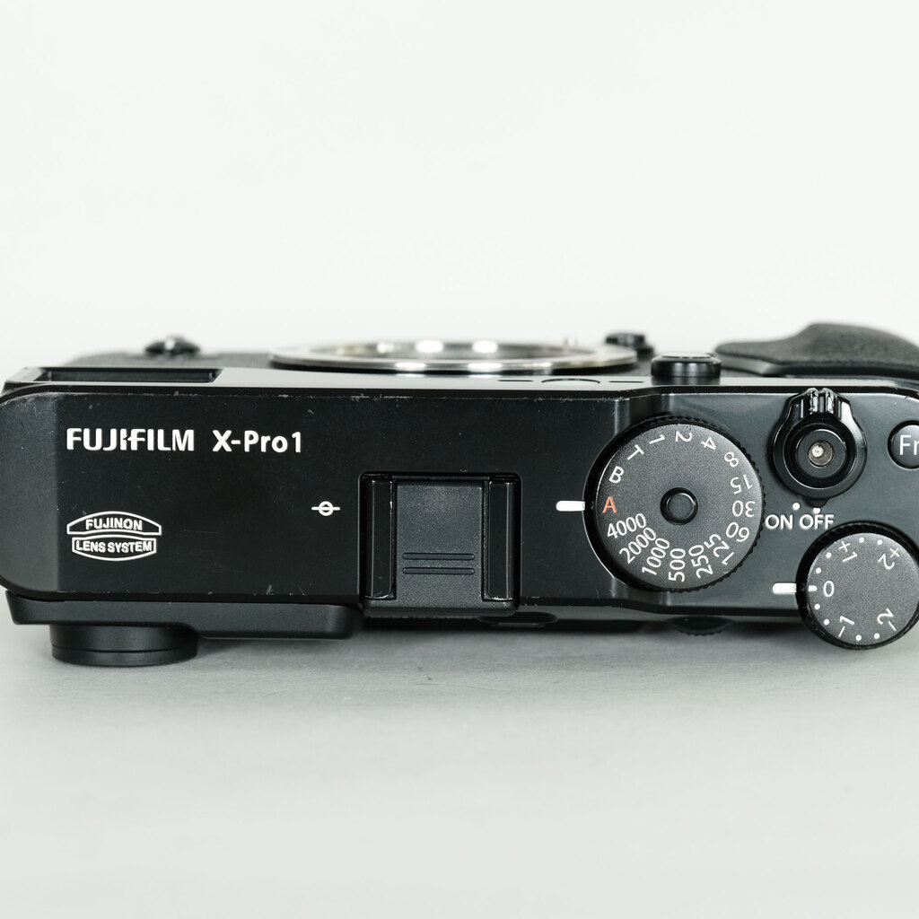 FUJIFILM X-Pro1 FUJIFILM X-Pro1