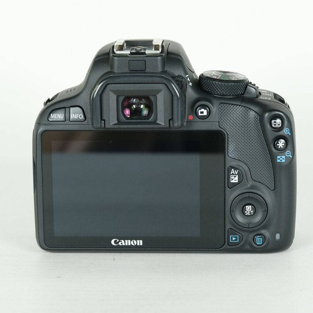 Canon EOS Kiss X7