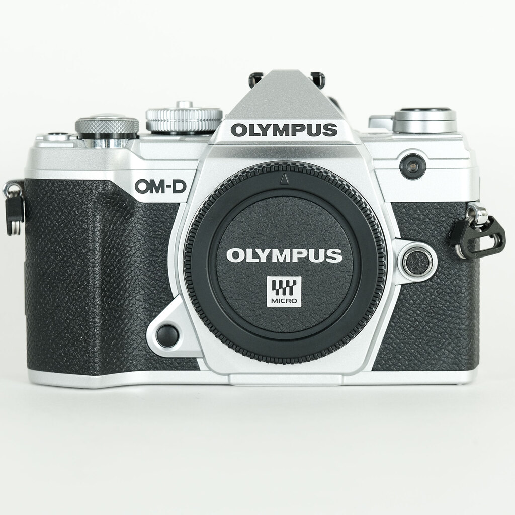 OLYMPUS OM-D E-M5 Mark III