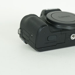Canon EOS Kiss M2