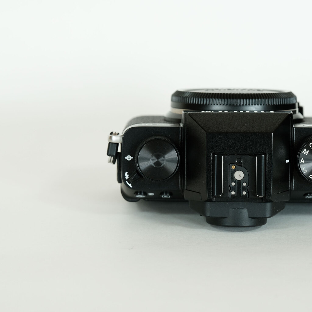 FUJIFILM X-S10