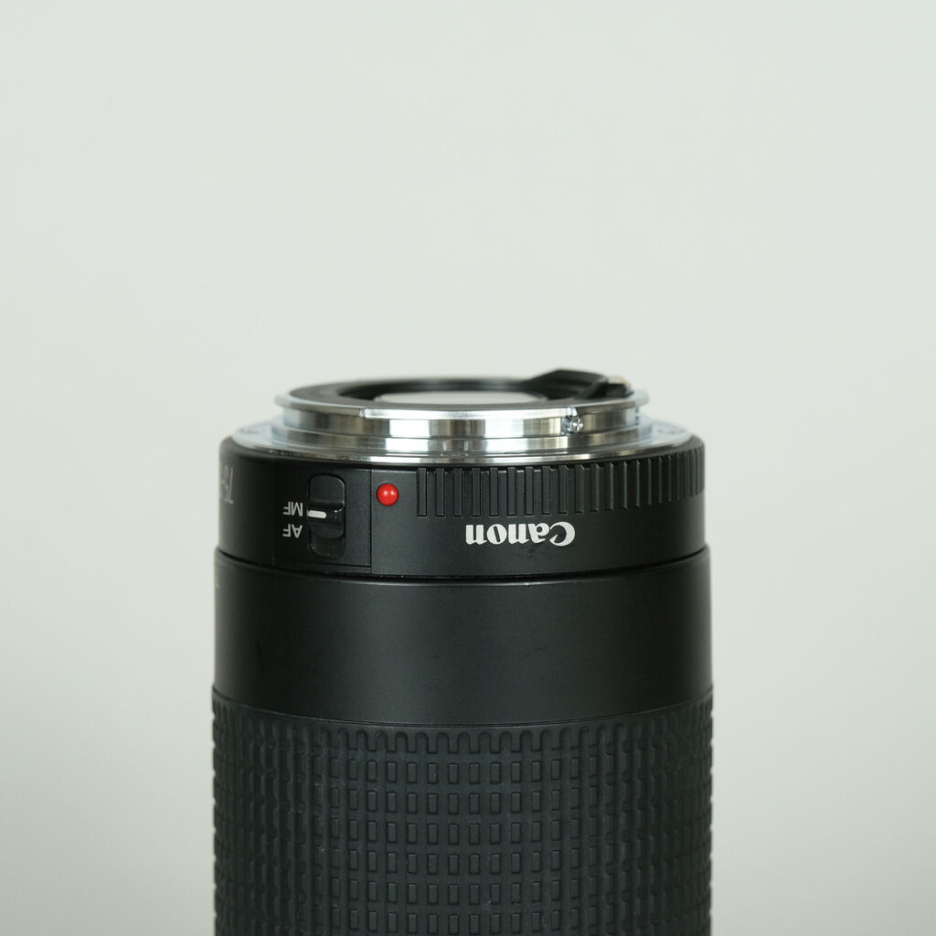 Canon EF75-300mm F4-5.6 III USM