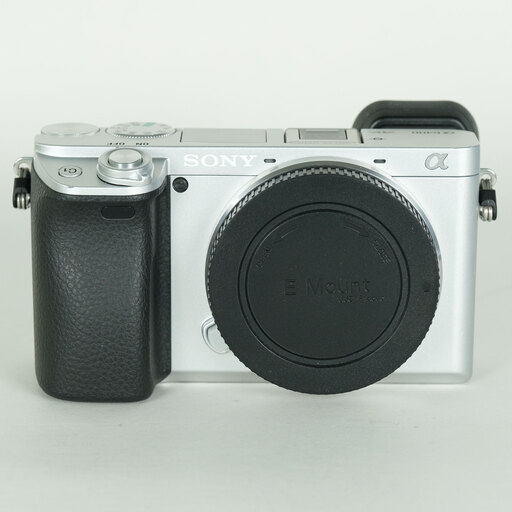 SONY α6400 レビュー｜11コマ/秒・リアルタイムトラッキング搭載の万能