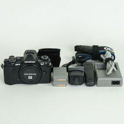 OLYMPUS OM-D E-M5 Mark II