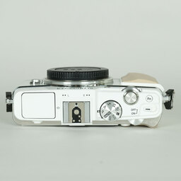 OLYMPUS PEN E-P5 ボディ ホワイト