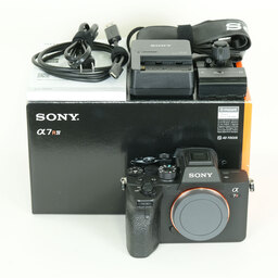 SONY α7RIV ボディ ILCE-7RM4A 【後期モデル 液晶下部にSONYロゴなし】 SONY α7RIV ボディ ILCE-7RM4A 【後期モデル 液晶下部にSONYロゴなし】