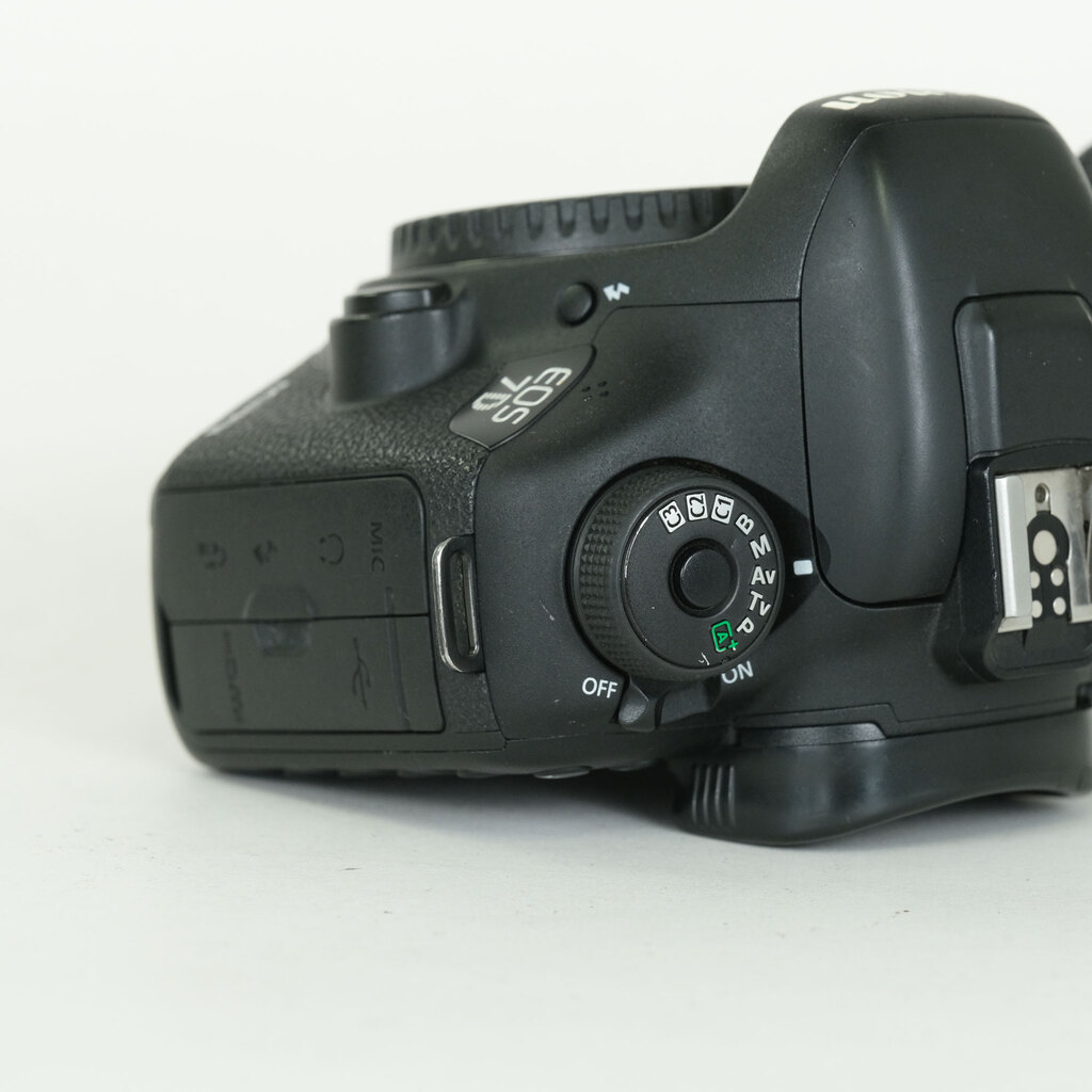 Canon EOS 7D Mark II Canon EOS 7D Mark II
