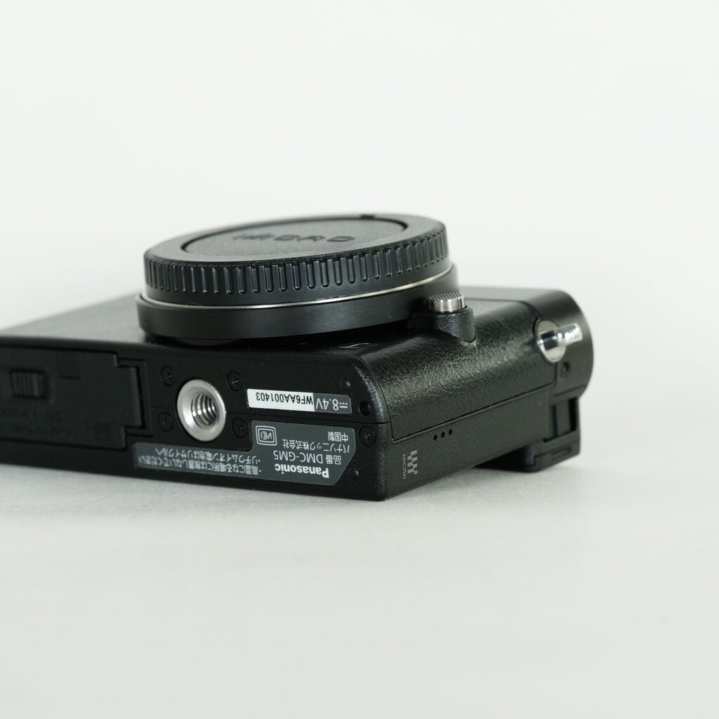 Panasonic LUMIX DMC-GM5ボディ ブラック