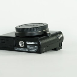 Panasonic LUMIX DMC-GM5ボディ ブラック