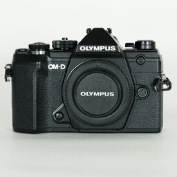 OLYMPUS OM-D E-M5 Mark III