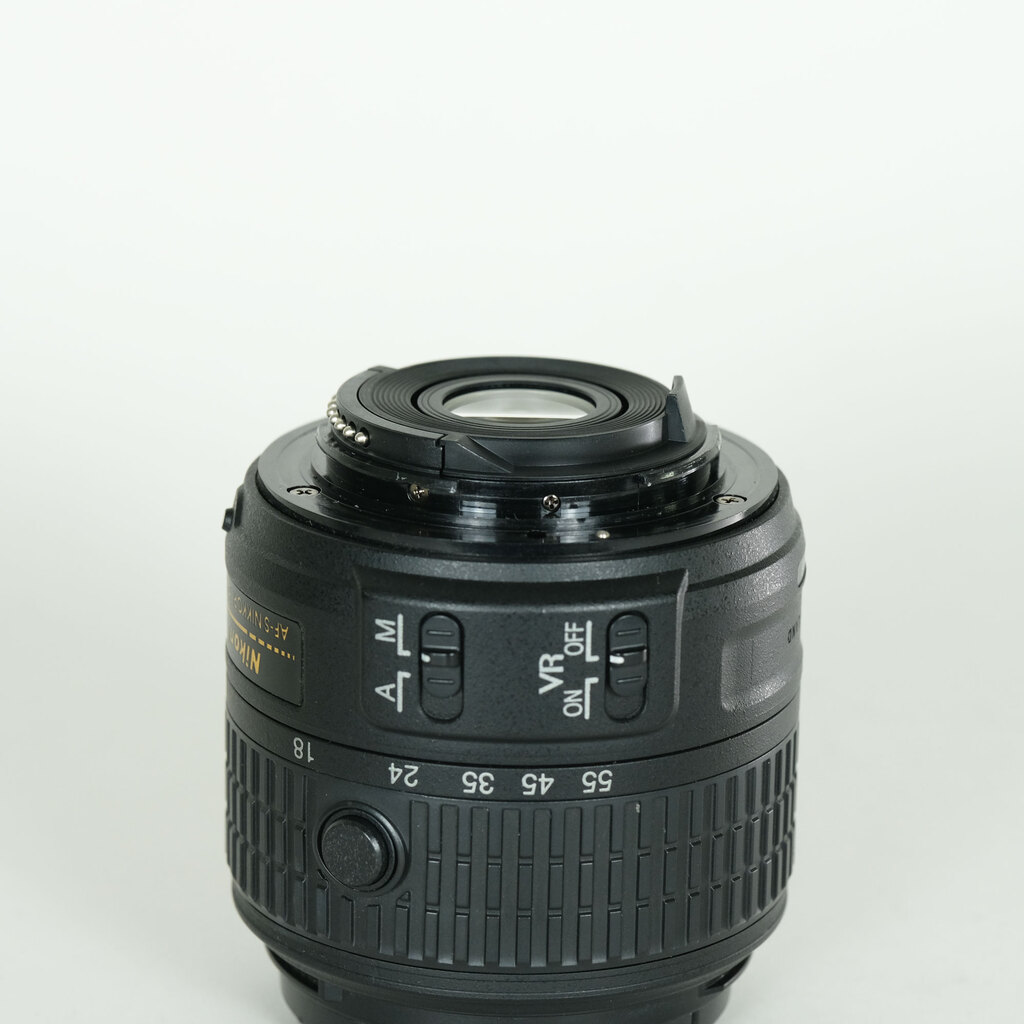 Nikon AF-S DX NIKKOR 18-55mm f3.5-5.6G VR II
