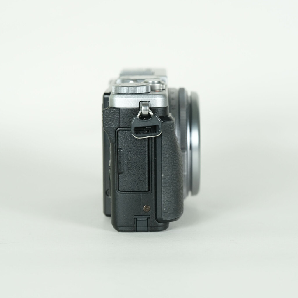 FUJIFILM X70 シルバー FUJIFILM X70 シルバー