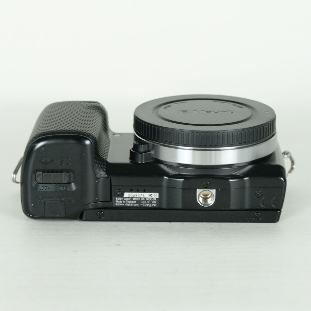 SONY α NEX-5R ボディ SELP1650 ズームレンズ ブラック SONY α NEX-5R ボディ ブラックの出品 | ONE SCENE（ワンシーン）