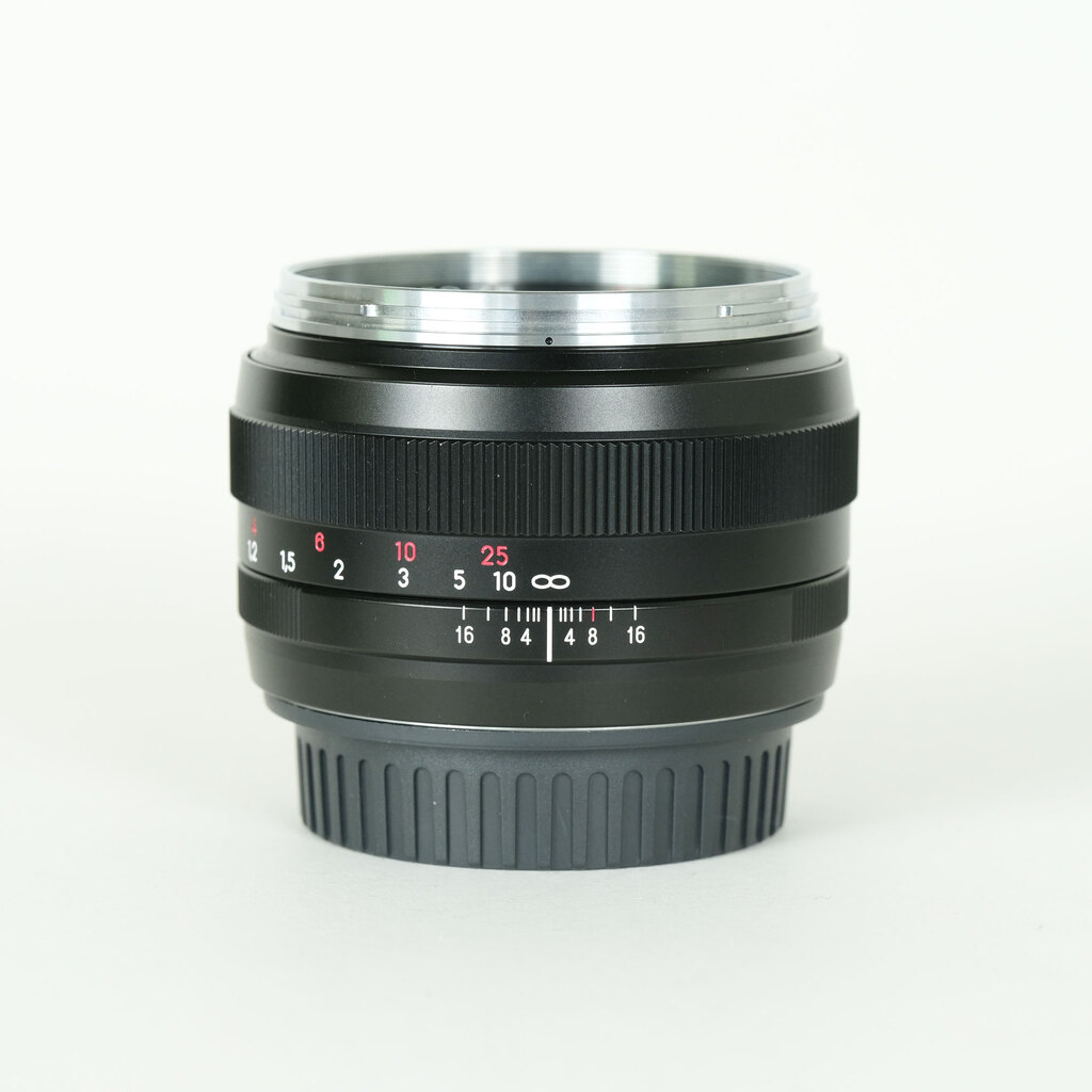 Carl Zeiss Planar T* 50mm F1.4 ZE [キヤノンEF用]