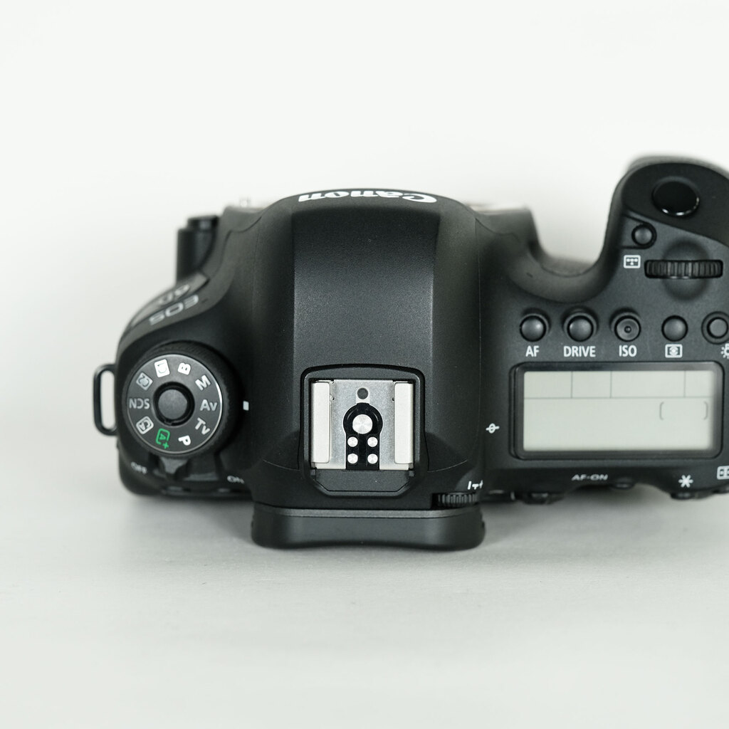 Canon EOS 6D Mark II Canon EOS 6D Mark II