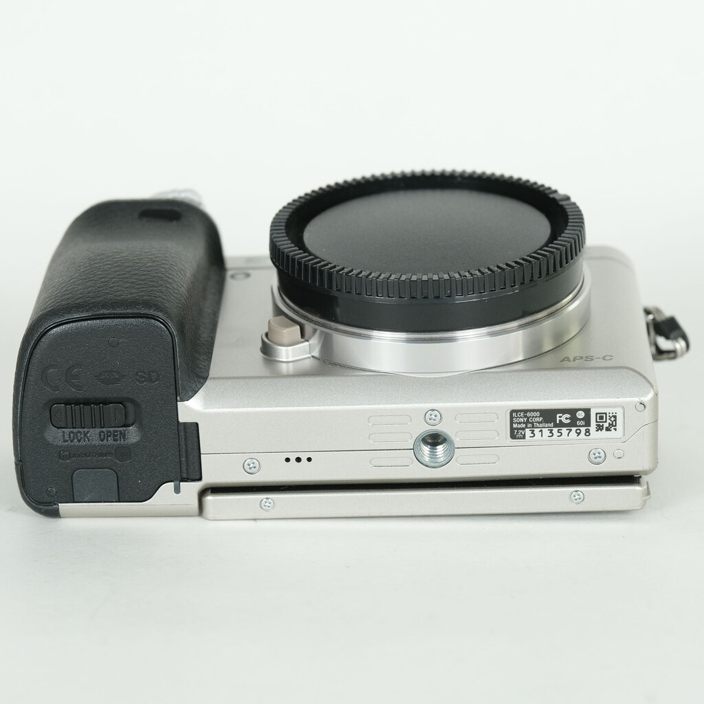 SONY α6000(ILCE-6000) SONY α6000(ILCE-6000)