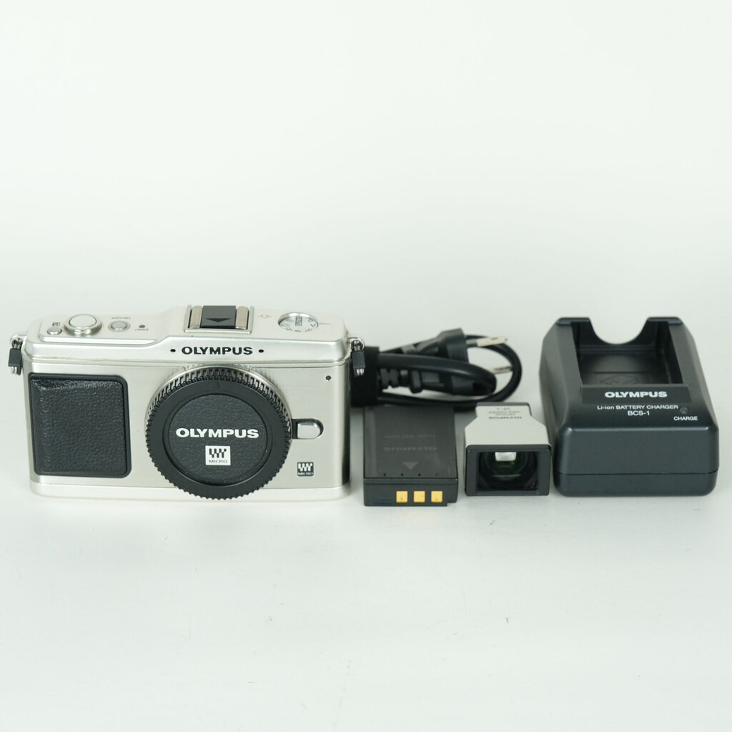 OLYMPUS PEN E-P1 ボディ シルバーの出品 | ONE SCENE（ワンシーン）
