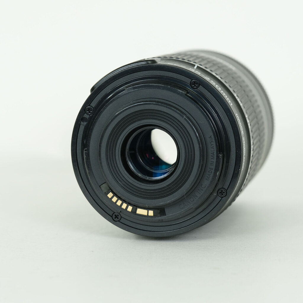 Canon EF-S55-250mm F4-5.6 IS STM Canon EF-S55-250mm F4-5.6 IS STM