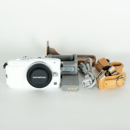 OLYMPUS PEN Lite E-PL6 ボディ ホワイト