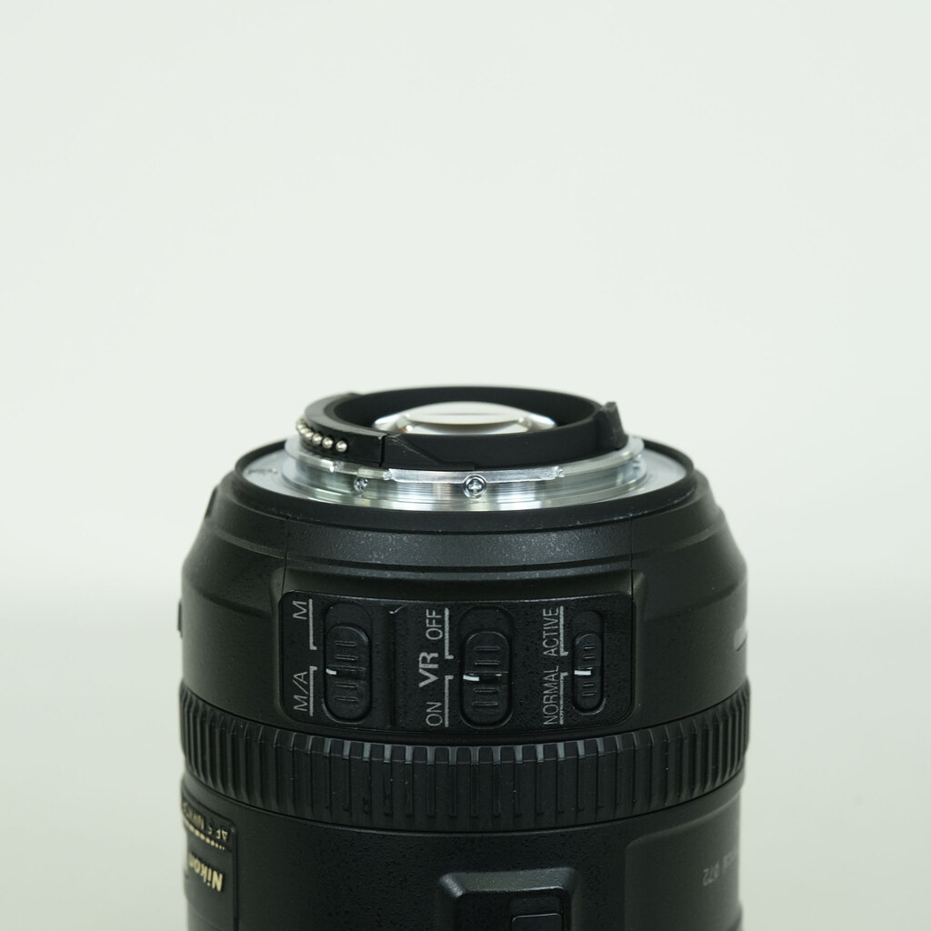 Nikon AF-S DX NIKKOR 18-200mm F3.5-5.6G ED VR II
