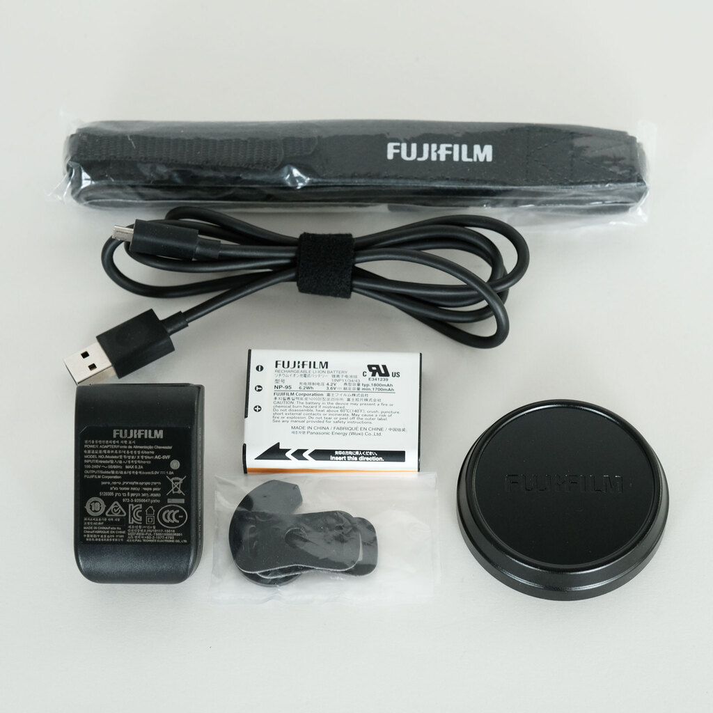 FUJIFILM X70 ブラック