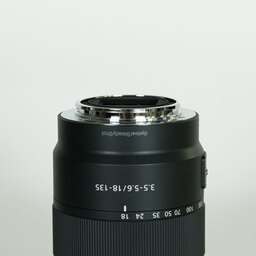 SONY E 18-135mm F3.5-5.6 OSS SEL18135
