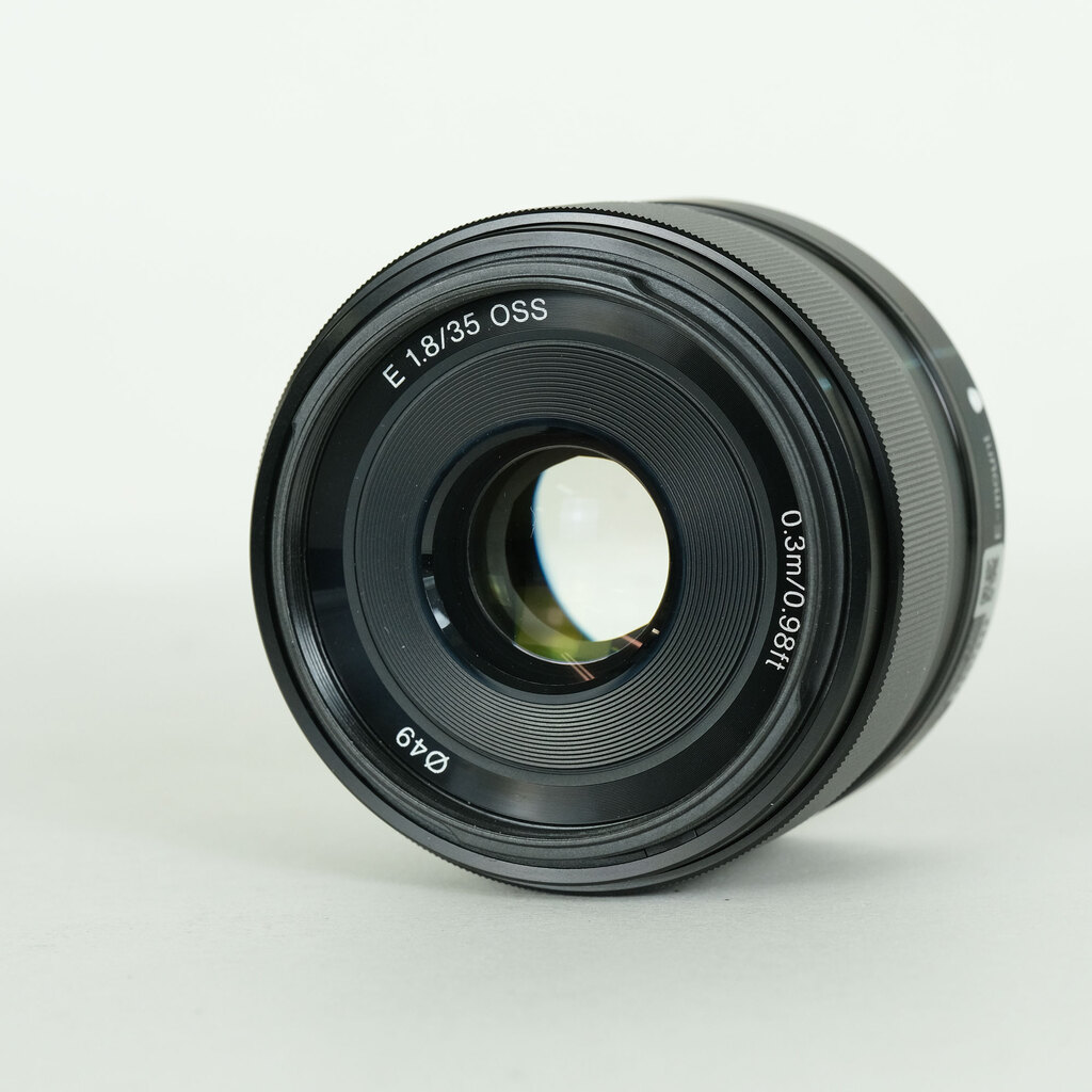 SONY E 35mm F1.8 OSS SEL35F18