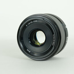 SONY E 35mm F1.8 OSS SEL35F18
