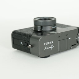FUJIFILM X half X-HF1