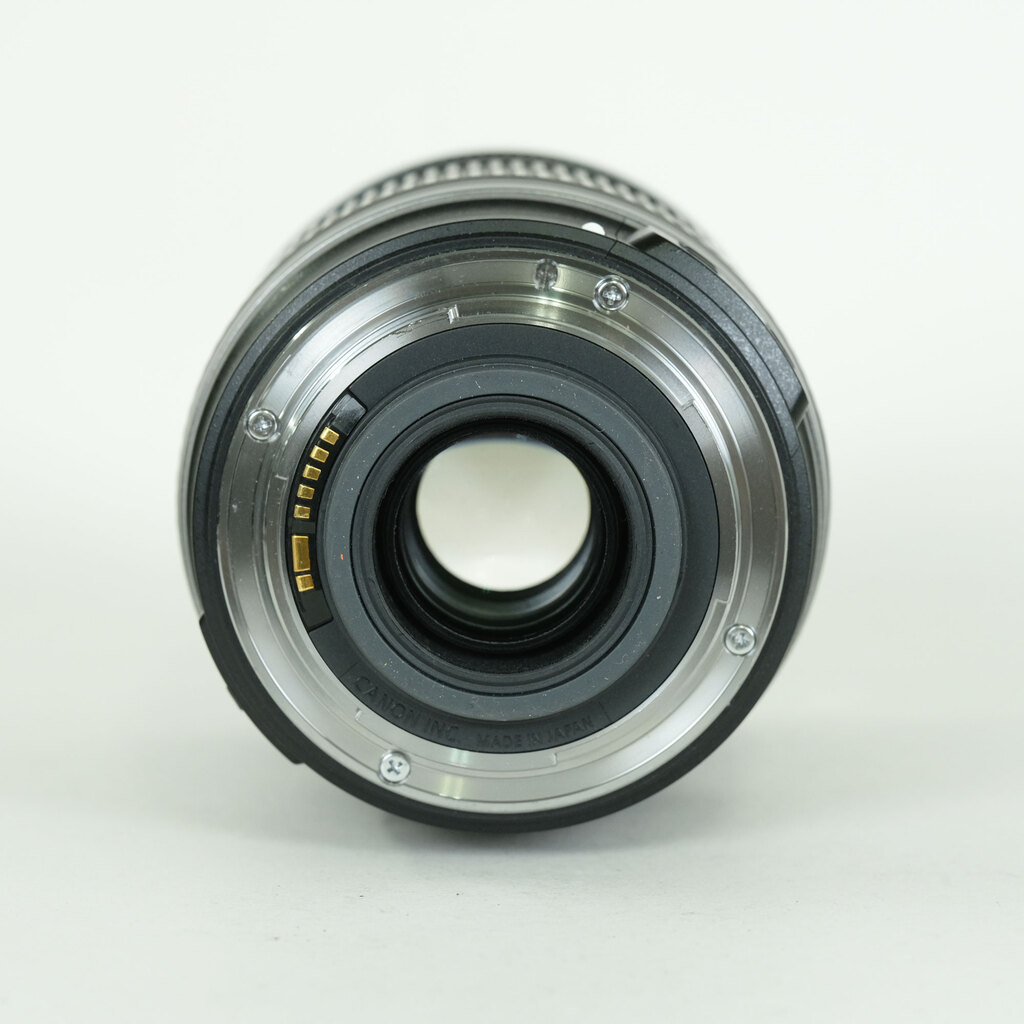 Canon EF-S18-200mm F3.5-5.6 IS