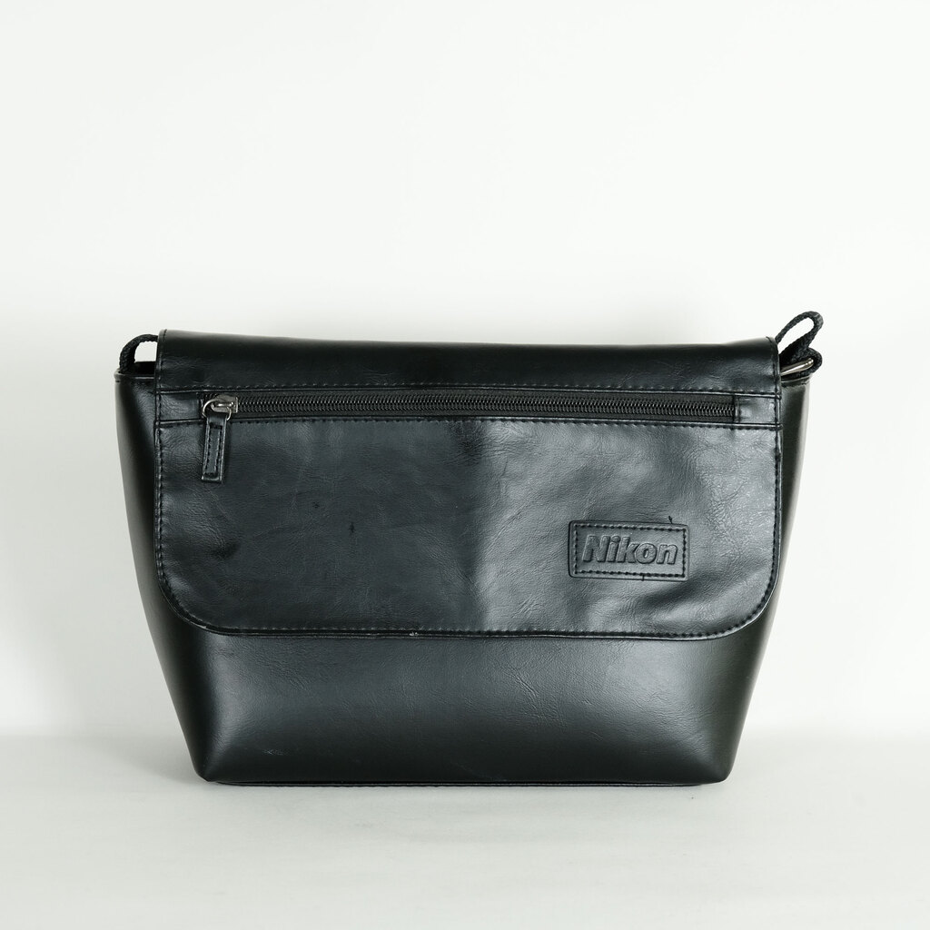 Nikon D5200 ボディ レッド Nikon D5200 ボディ レッド