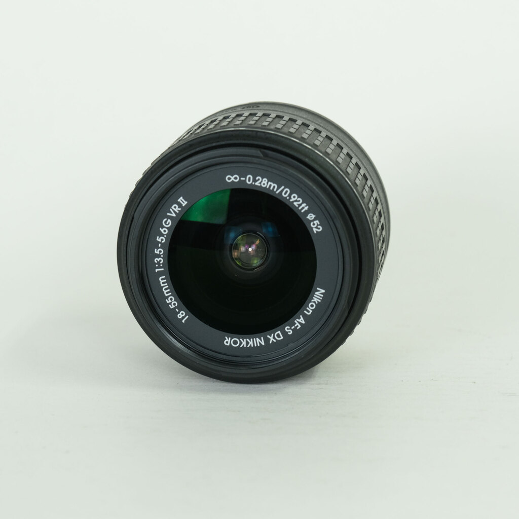 Nikon AF-S DX NIKKOR 18-55mm f3.5-5.6G VR II