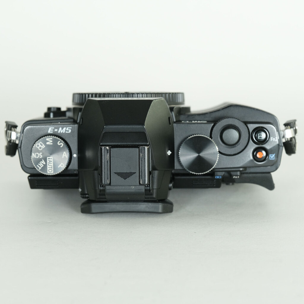 OLYMPUS OM-D E-M5 ボディ ブラック