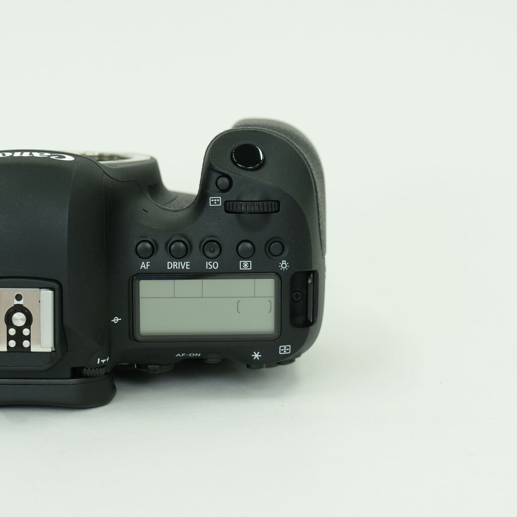 Canon EOS 6D Mark II Canon EOS 6D Mark II