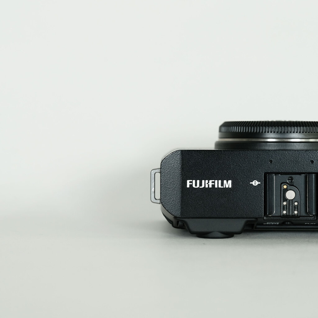FUJIFILM X-E4