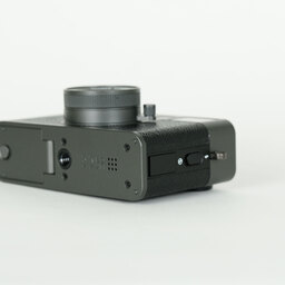 FUJIFILM X half X-HF1