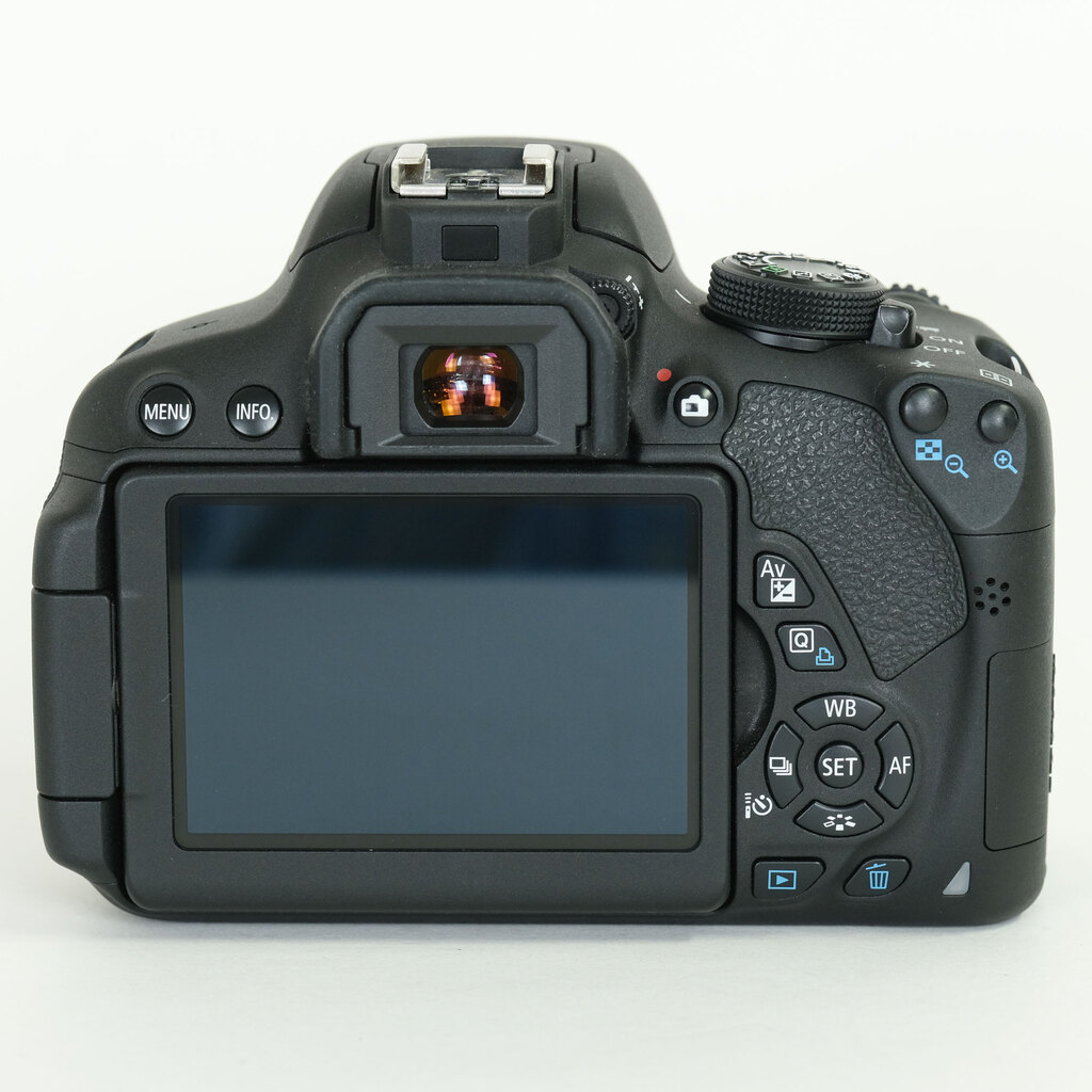 Canon EOS Kiss X7i