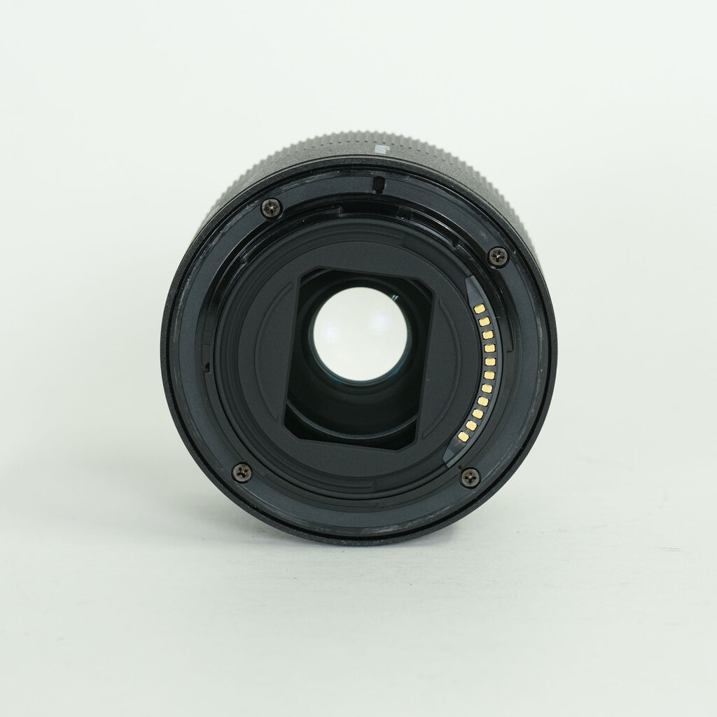 Nikon NIKKOR Z 40mm f/2 Nikon NIKKOR Z 40mm f/2