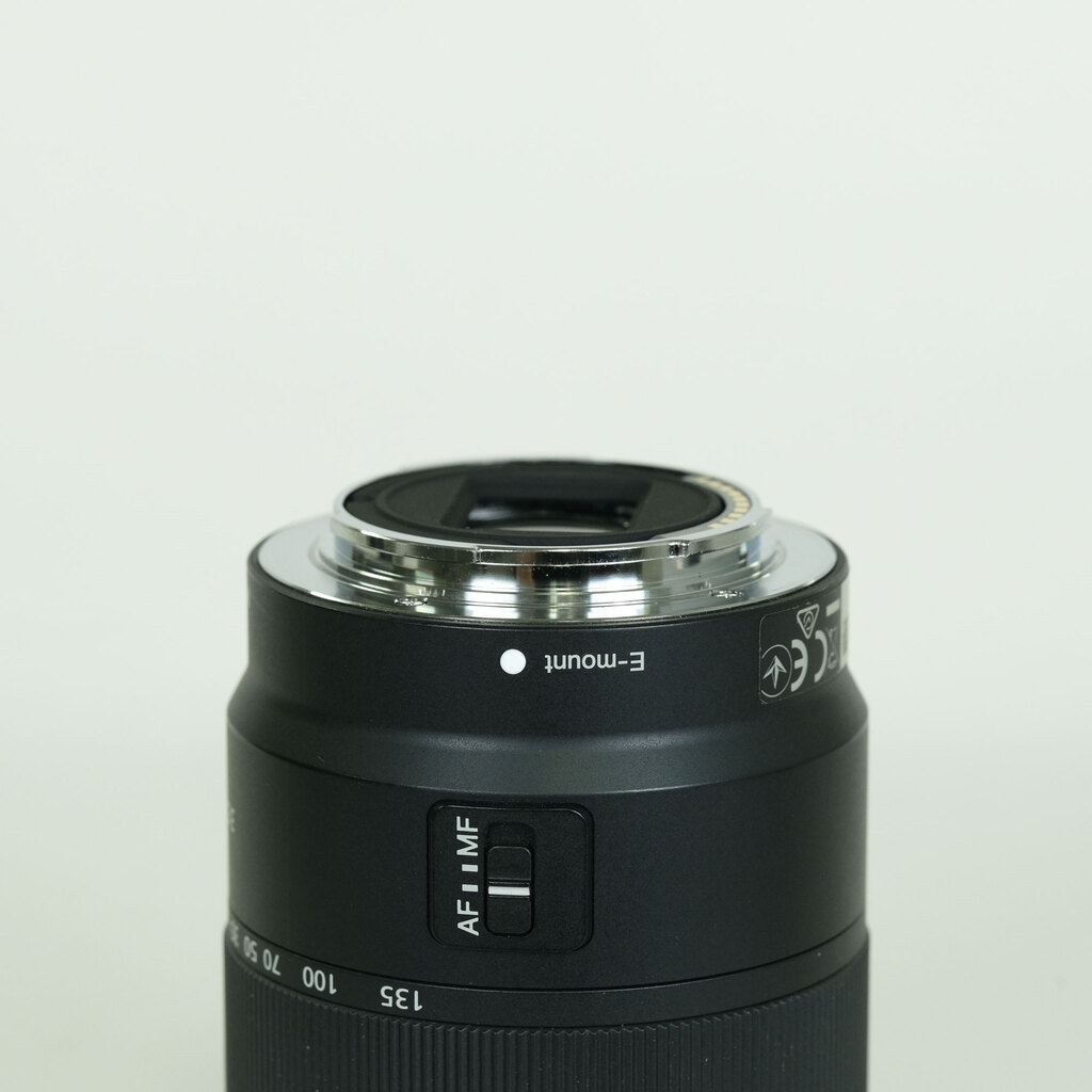 SONY E 18-135mm F3.5-5.6 OSS SEL18135